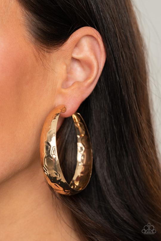 Hey, HAUTE-Shot - Gold Earrings