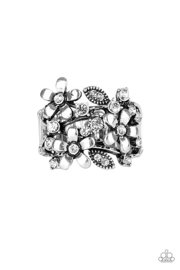 Gardenia Gleam - White Ring