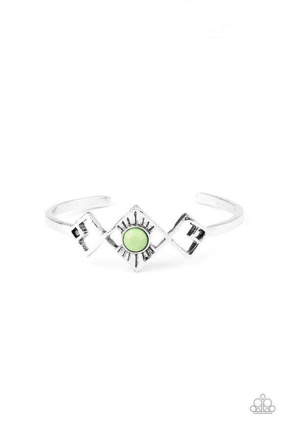Dainty Deco - Green Bracelet